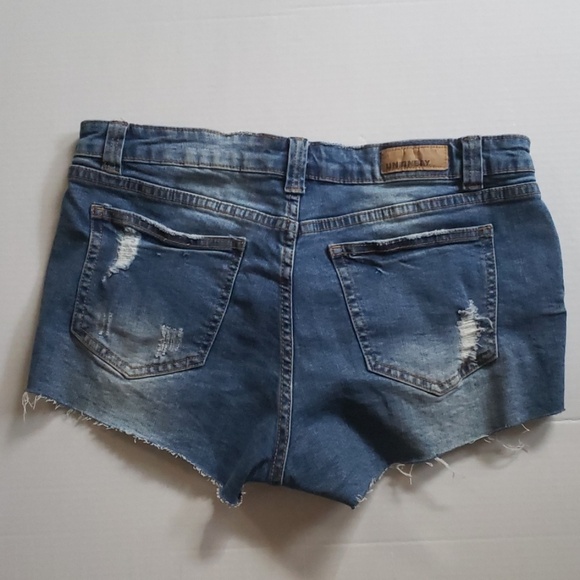 Shorts - Picture 4 of 4